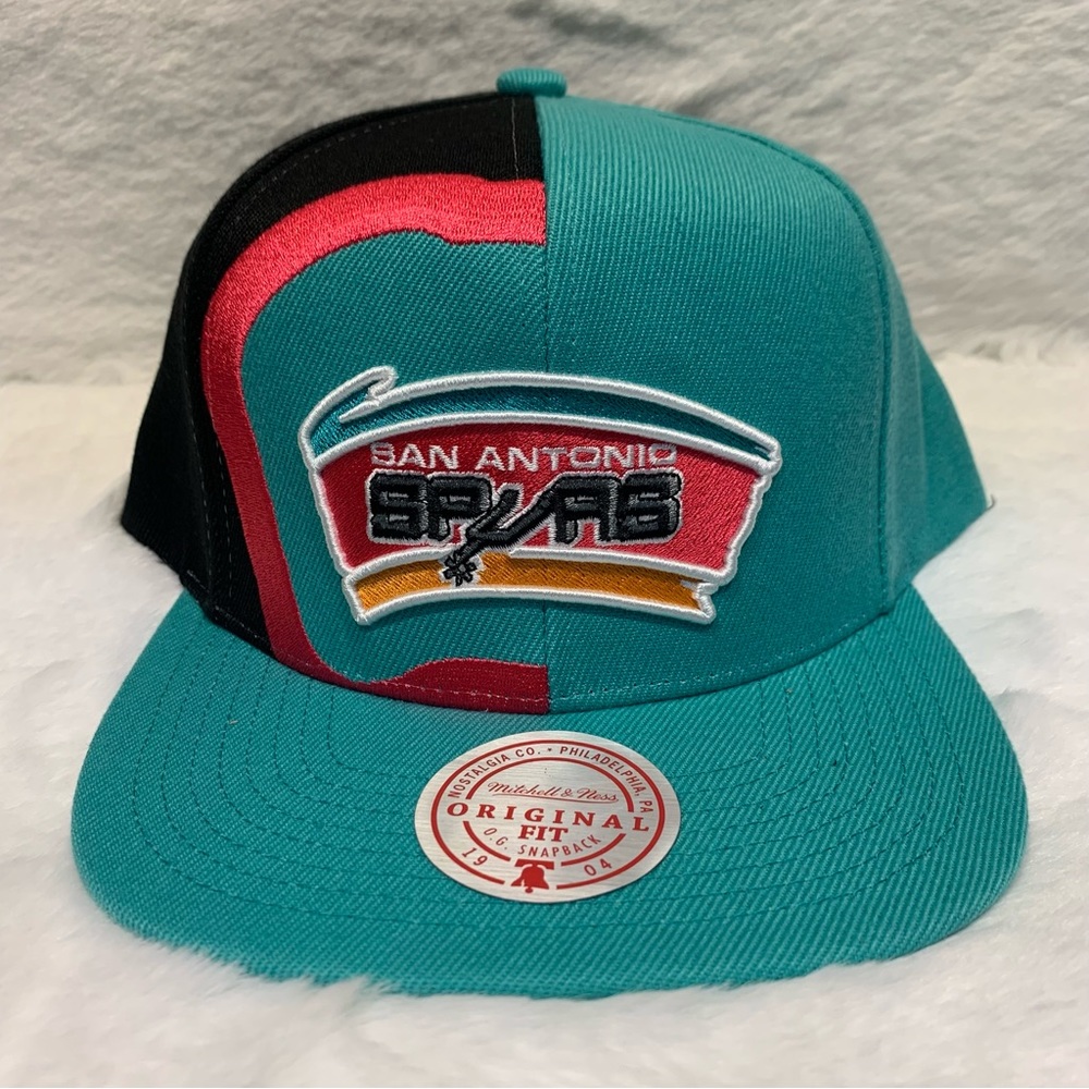 San Antonio Spurs Men’s Retroline Mitchell & Ness Snapback Hat